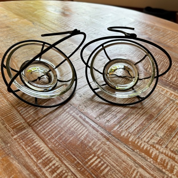 Bolite Bird Feeder - 2 Glass Trays and 2 Metal Hangers - Multipurpose - Picture 1 of 8